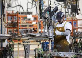 Economia: crescita del PIL rivista al ribasso per il 2025
