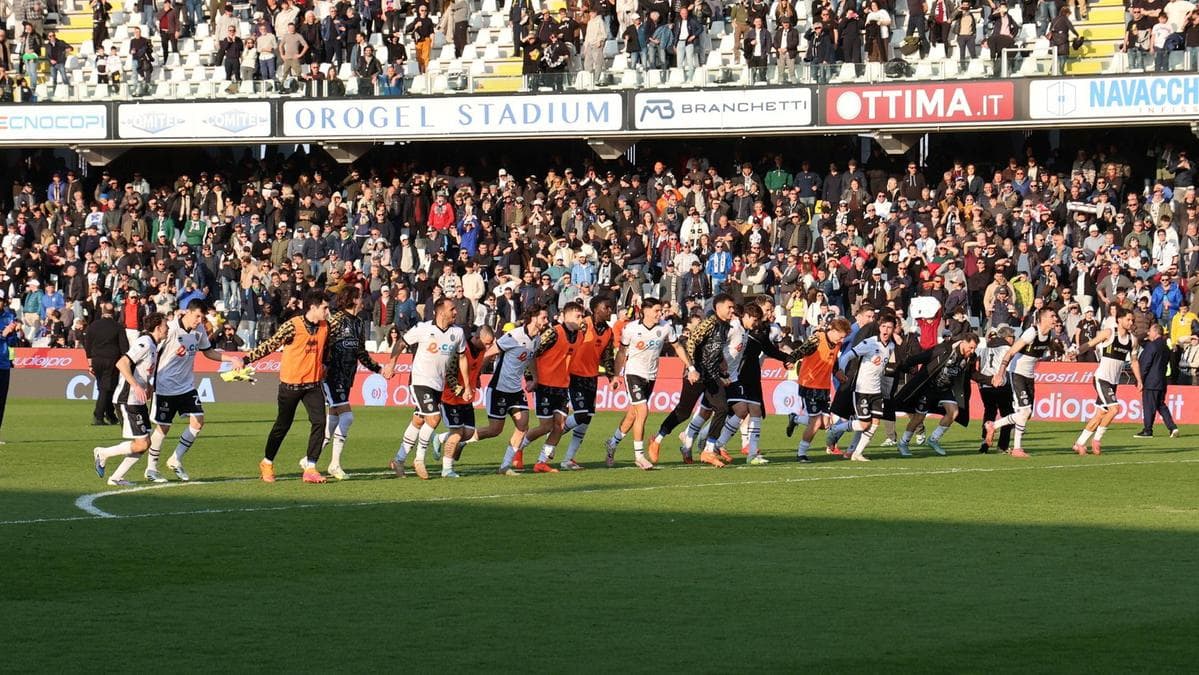 Cole trionfa al Manuzzi: 'Questo Cesena è una famiglia'