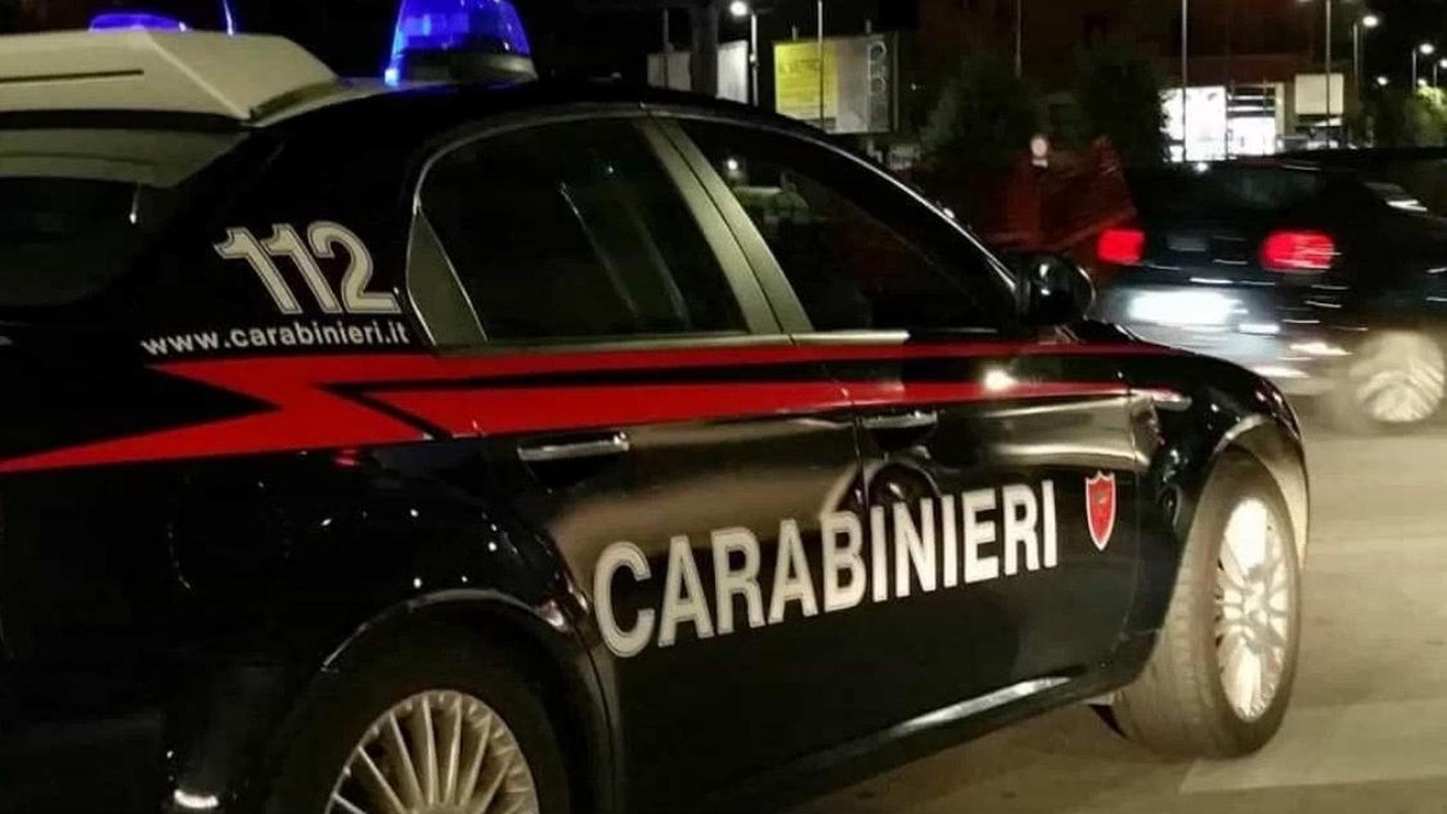 Casandrino, stalker si arrampica sul balcone della ex: arrestato 53enne